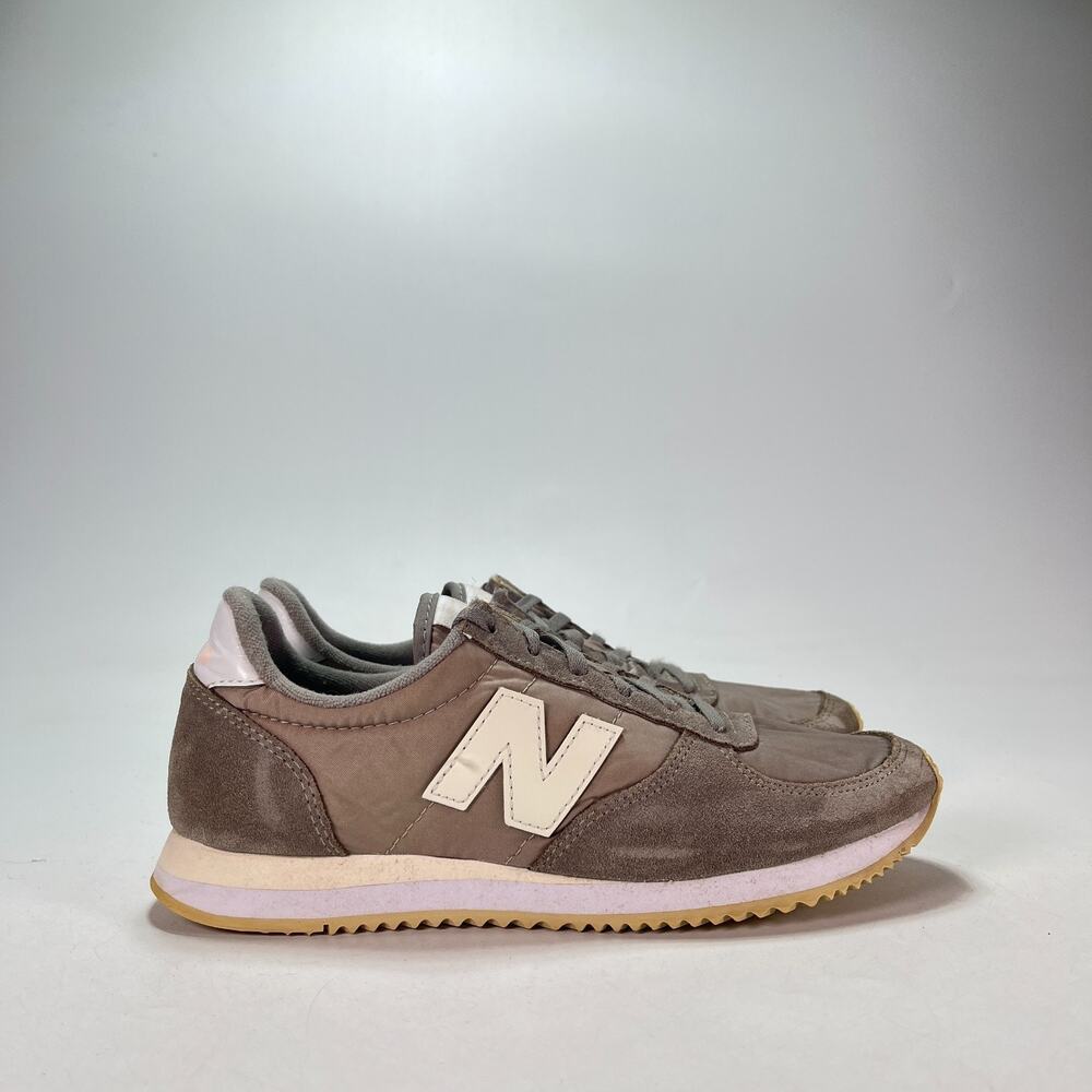 New Balance 220 Taupe Grey Retro Lifestyle Casual Sneakers WL220RG Womens Size 7